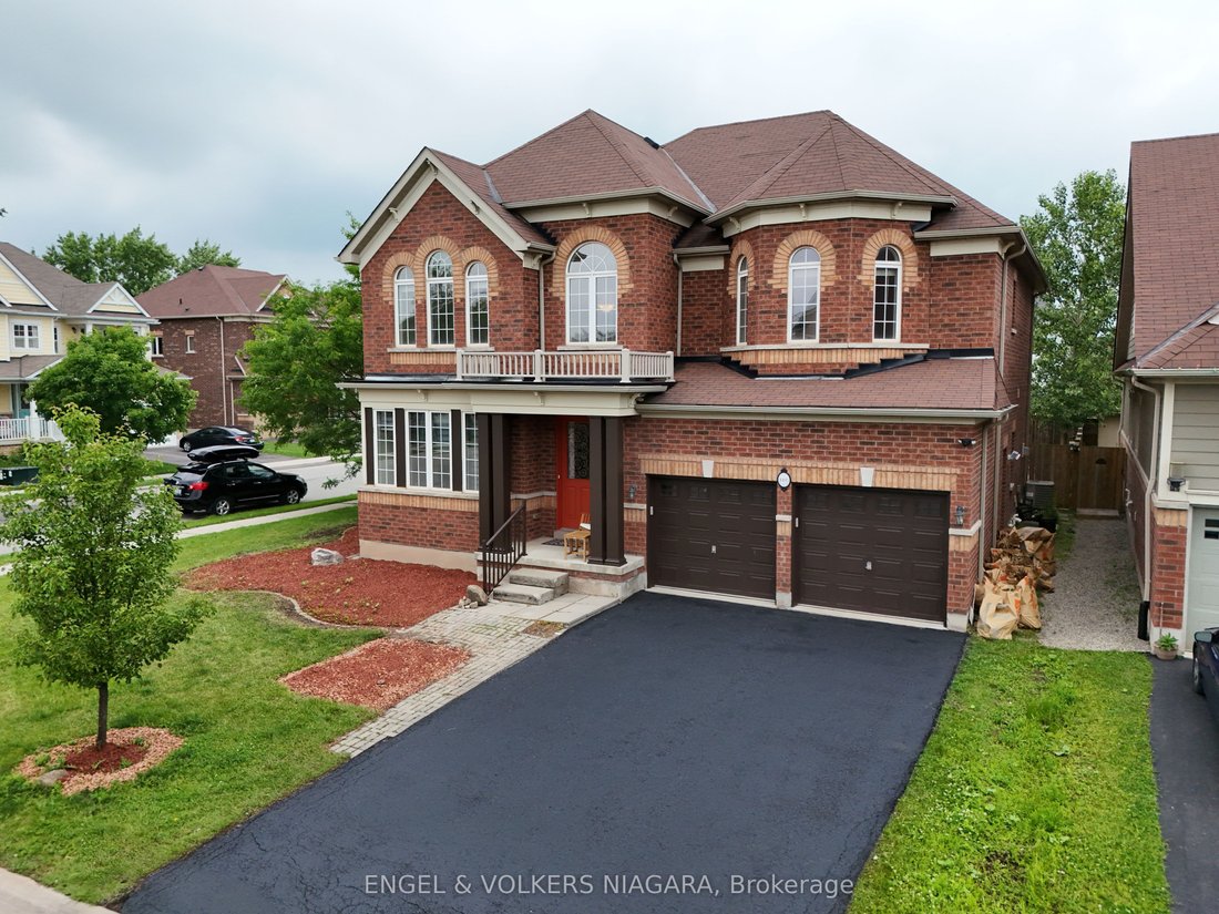 House in Niagara Falls, Ontario, Canada 3 - 18316697