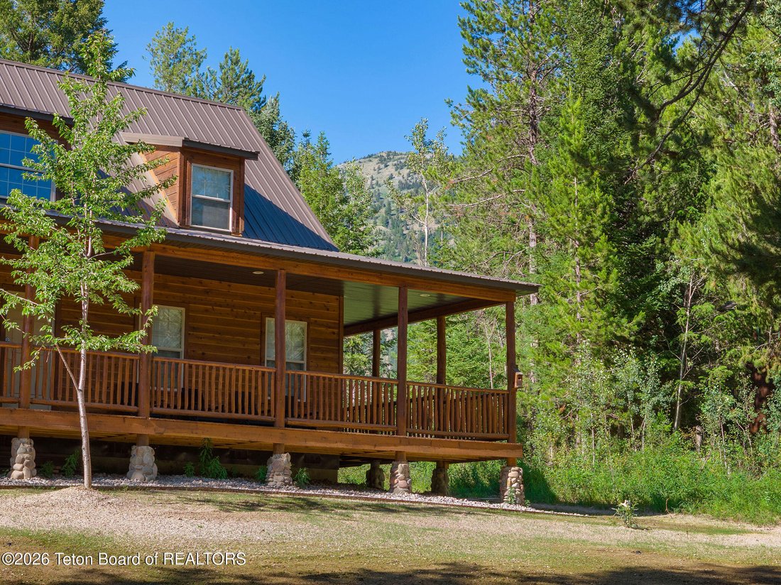 House in Alpine, Wyoming, United States 3 - 18133299