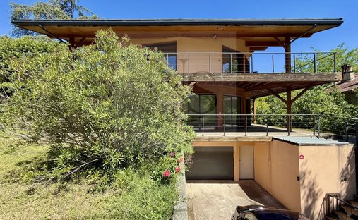 Villa in Comtale-Cente-Cours Mirabeau, Aix-en-Provence, France 1