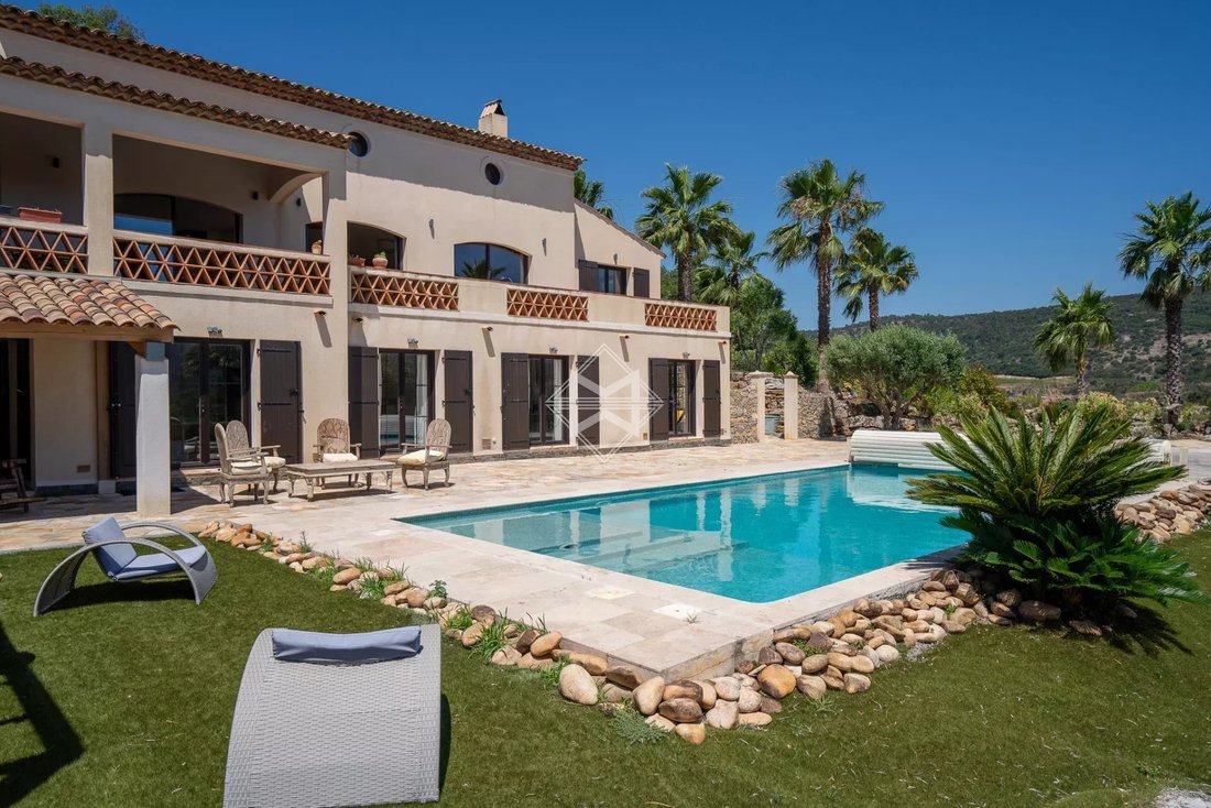 Villa in Le Plan-de-la-Tour, Provence-Alpes-Côte d'Azur, France 4 - 18316827