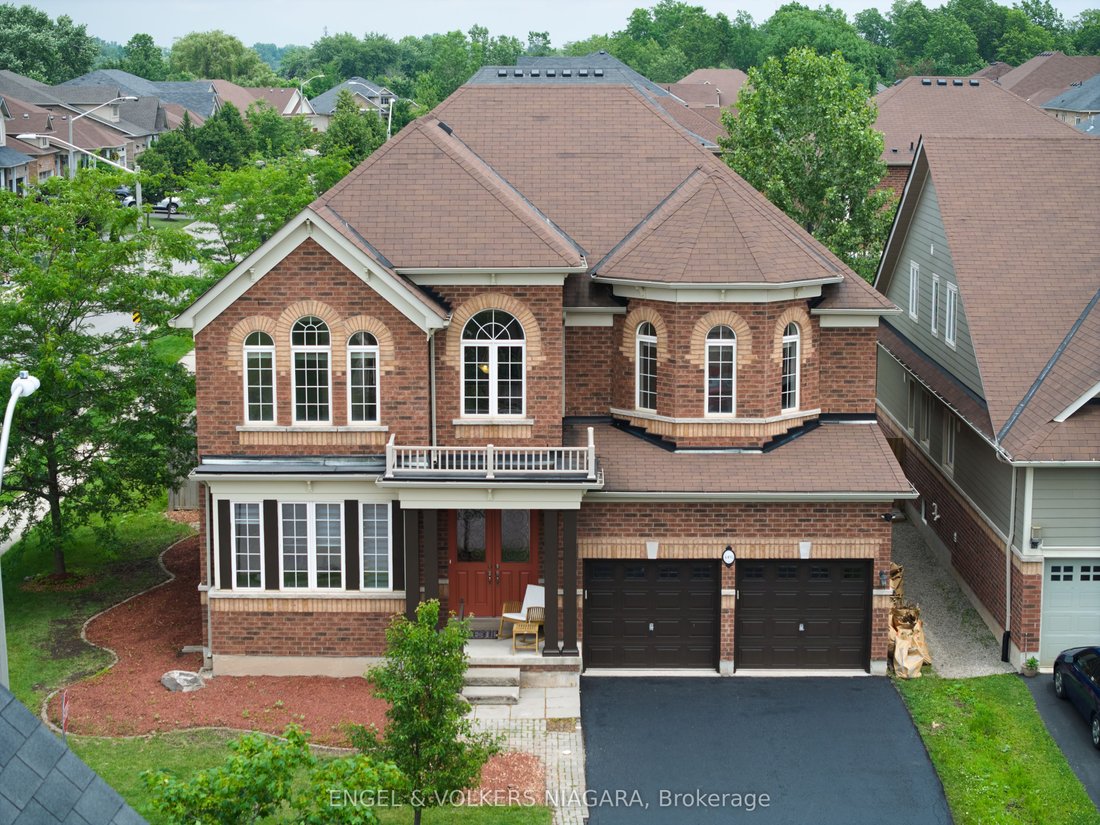 House in Niagara Falls, Ontario, Canada 1 - 18316697