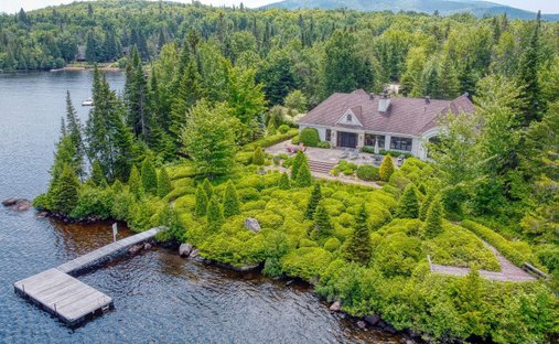 House in Saint-Donat-de-Montcalm, Quebec, Canada 1