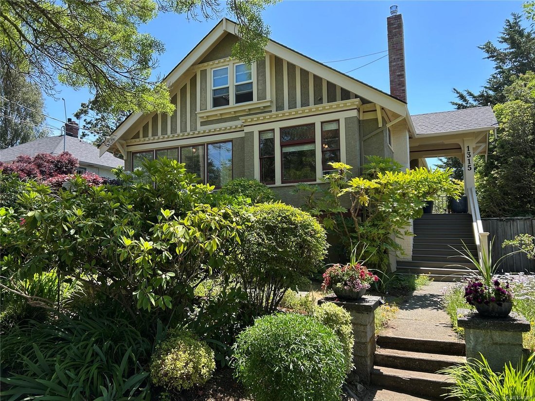 House in Victoria, British Columbia, Canada 1 - 18316724