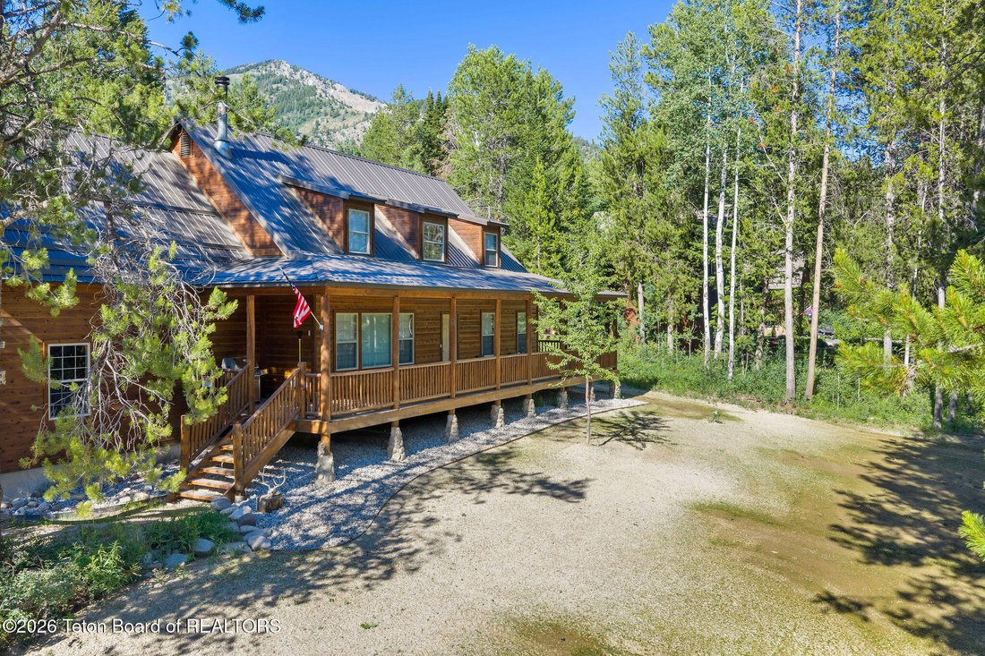 House in Alpine, Wyoming, United States 2 - 18133299