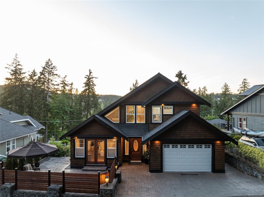House in View Royal, British Columbia, Canada 1 - 18316718