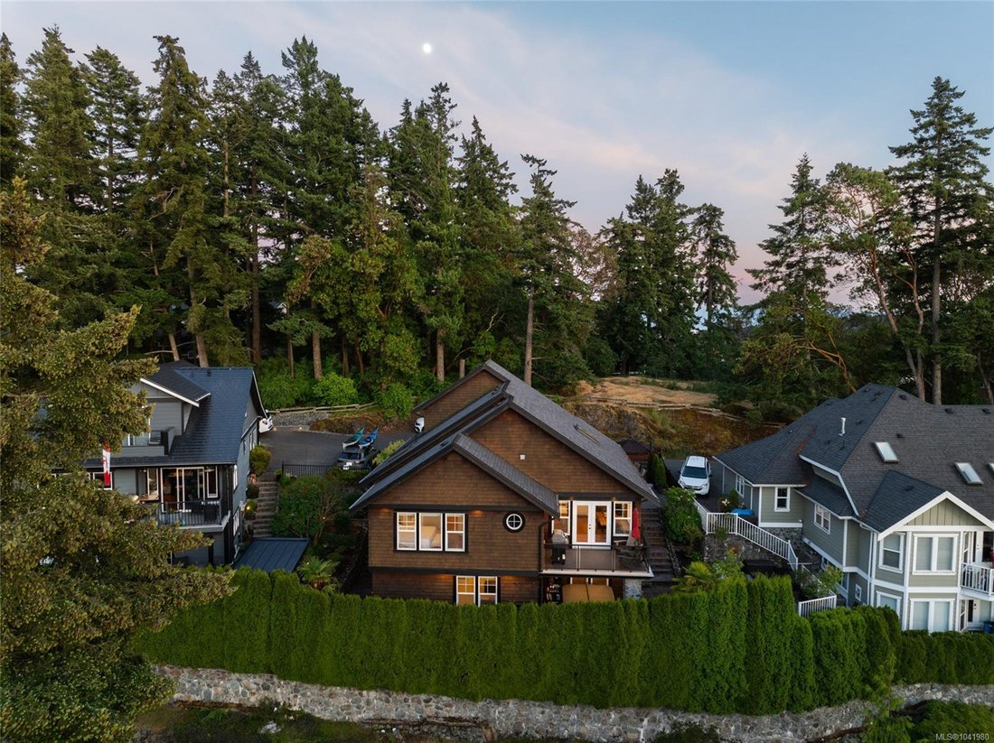 House in View Royal, British Columbia, Canada 5 - 18316718