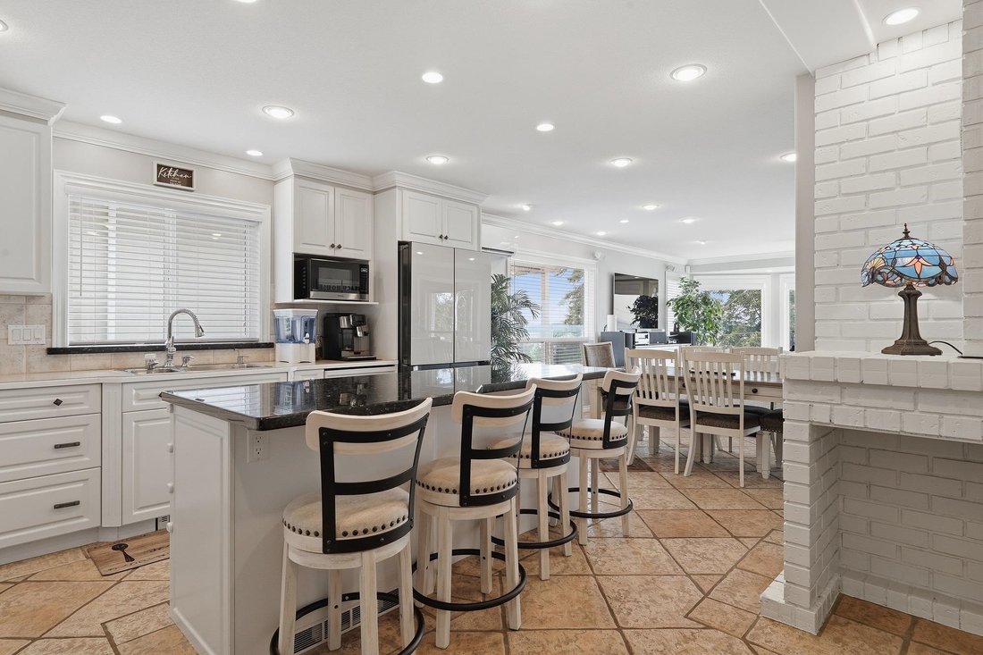 House in White Rock, British Columbia, Canada 5 - 18316719