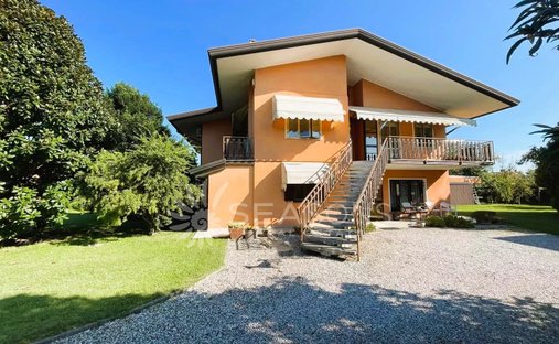 House in Jesolo Town, Jesolo, Veneto 1