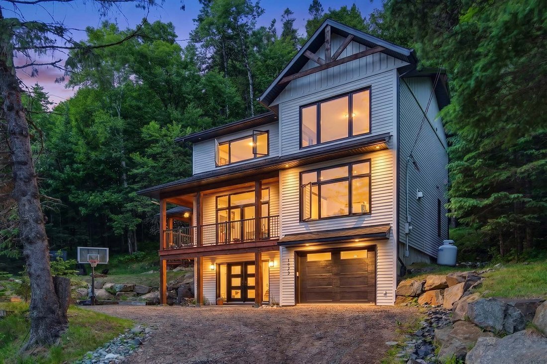 House in Mont-Tremblant, Quebec, Canada 1 - 18316748