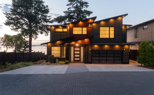 House in Saanich, British Columbia, Canada 1