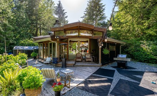 Apartment in Tofino, British Columbia, Canada 1