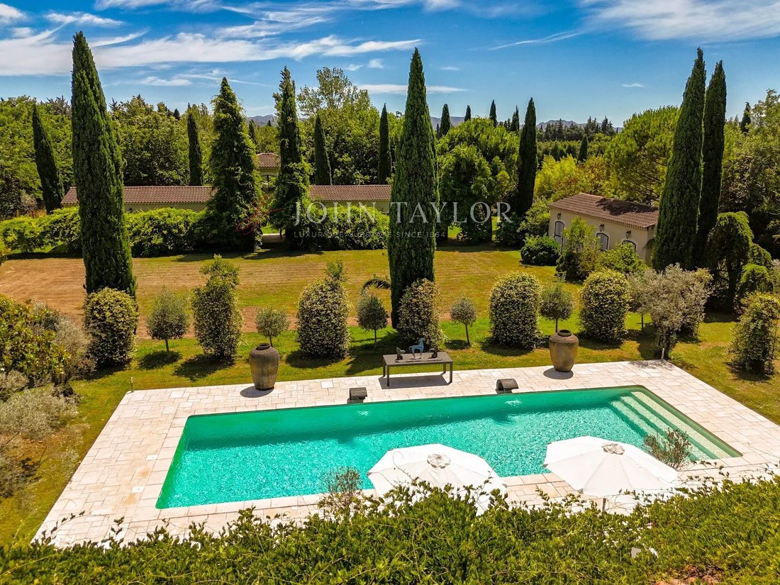 Estate in Eygalières, Provence-Alpes-Côte d'Azur, France 5 - 18316685