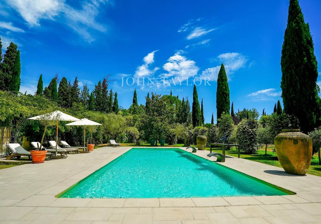 Domaine à Eygalières, Provence-Alpes-Côte d'Azur, France 2 - 18316685