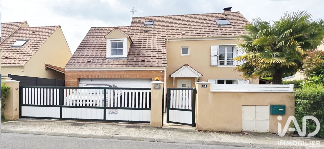 House in Bailly-Romainvilliers, Ile-de-France, France 1 - 17959363