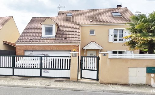 House in Bailly-Romainvilliers, Ile-de-France, France 1