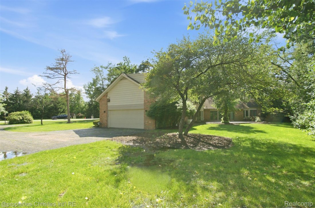 Land in Beverly Hills, Michigan, United States 3 - 18316947