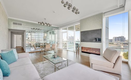 Apartment in Jumeirah Beach Residence, Dubai, United Arab Emirates 1