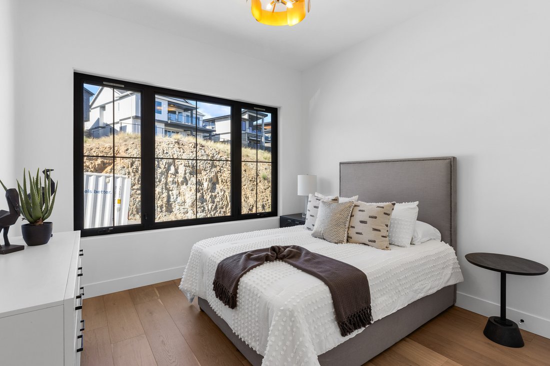 House in Kelowna, British Columbia, Canada 5 - 18316978