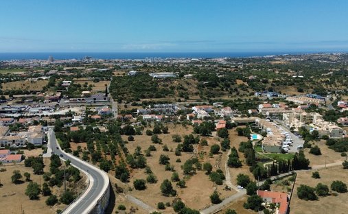 Terreno en Ferreiras, Algarve, Portugal 1