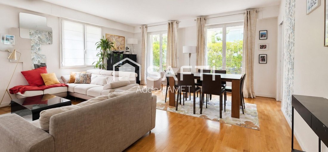 Apartment in Domaine National du Château, Versailles, France 2 - 18317615