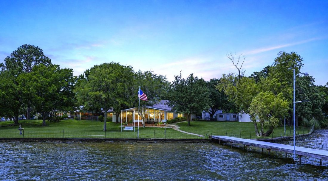 House in Granbury, Texas, United States 2 - 18316894