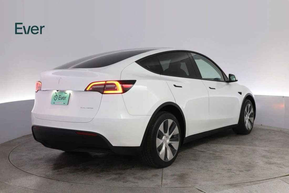 Suv in San Francisco, CA, United States 3 - 18240454