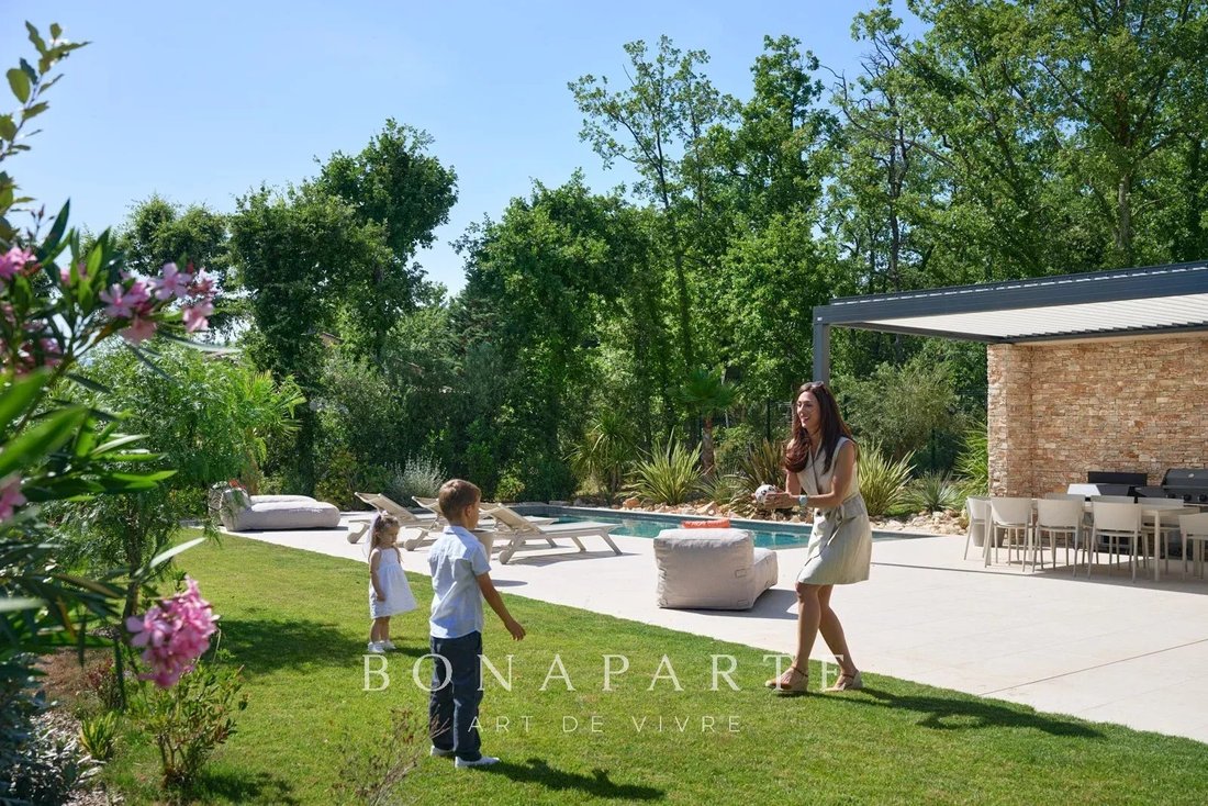 Villa in Tourrettes, Provence-Alpes-Côte d'Azur, France 4 - 18317128