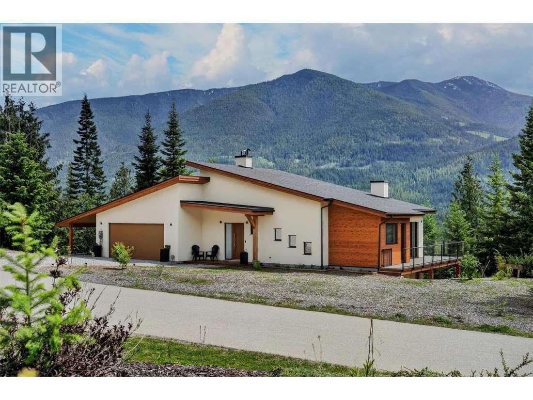 House in Nelson, British Columbia, Canada 4 - 18316793