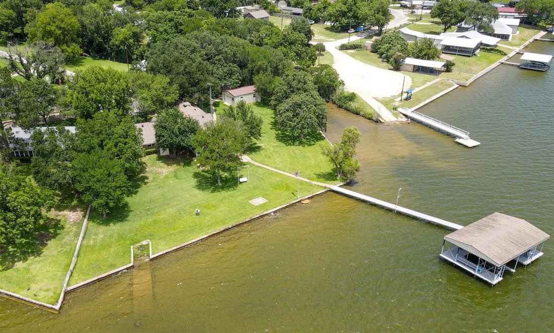 House in Granbury, Texas, United States 3 - 18316894