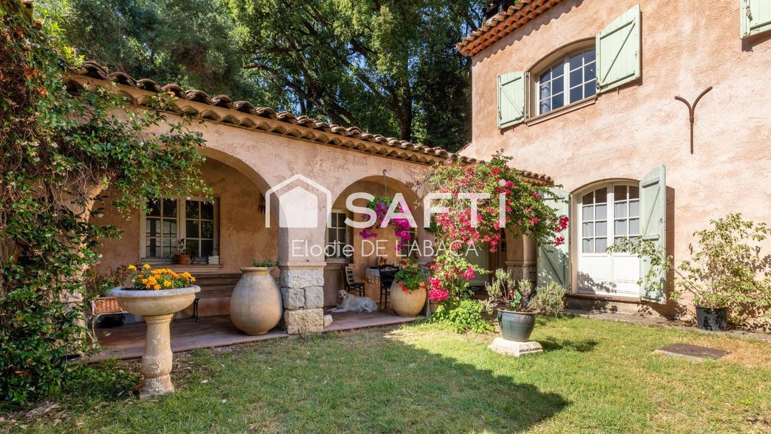 House in Cannes, Provence-Alpes-Côte d'Azur, France 3 - 18317603