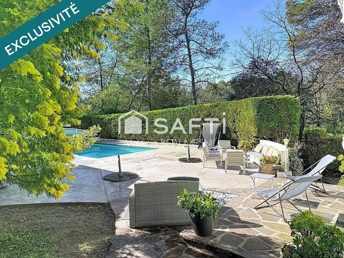 House in Bagnols-en-Forêt, Provence-Alpes-Côte d'Azur, France 4 - 17295786