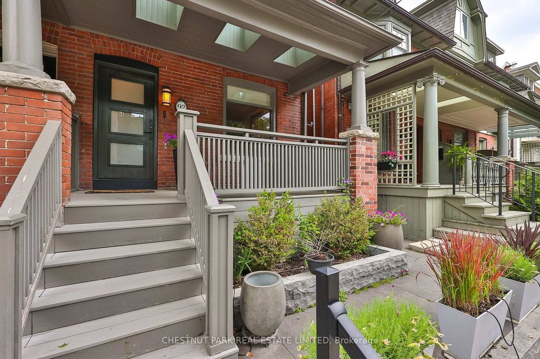 House in Toronto, Ontario, Canada 2 - 18317012