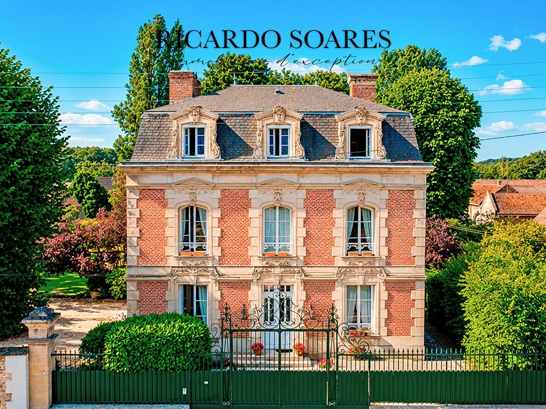 Villa in Compiegne, Hauts-de-France, France 1 - 18252410