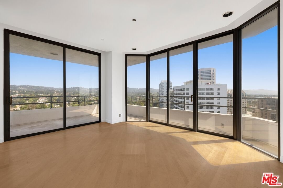 Condo in Los Angeles, California, United States 2 - 18317030