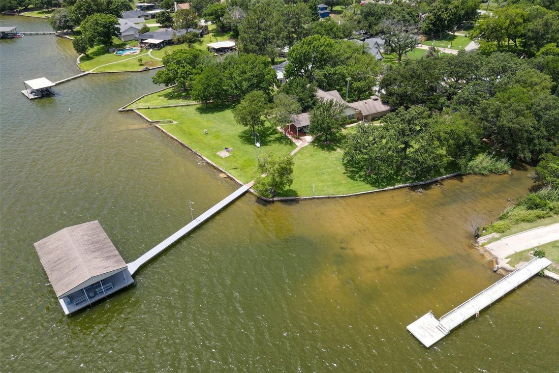 House in Granbury, Texas, United States 5 - 18316894