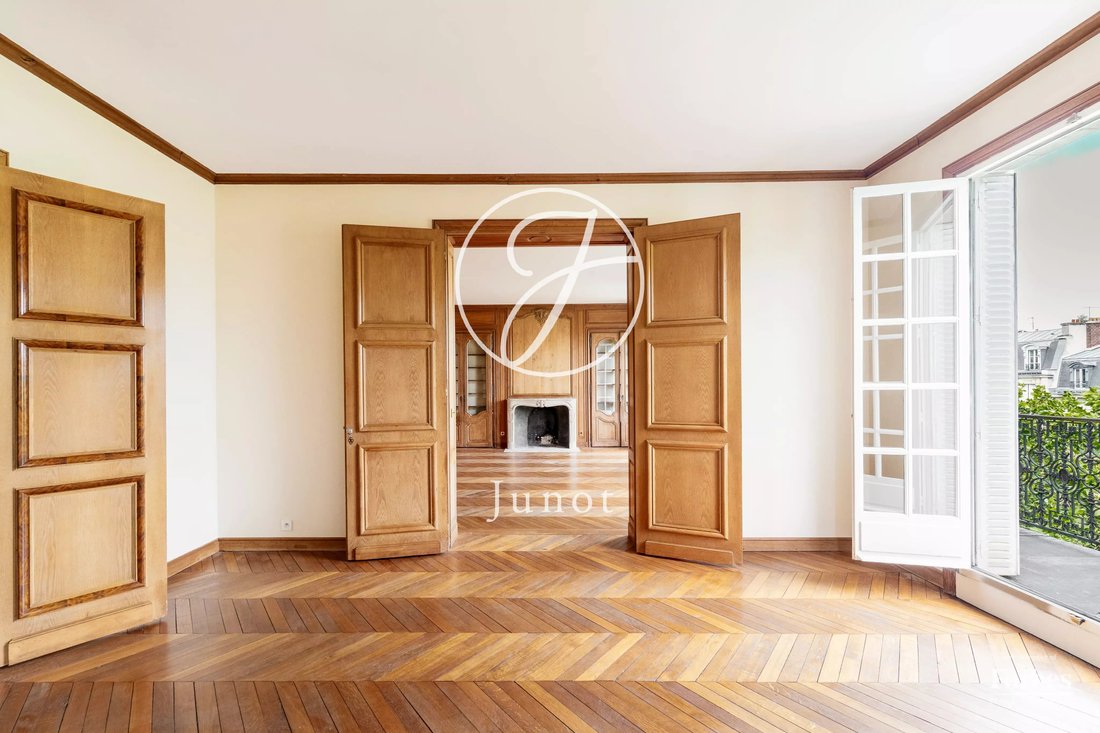 Apartment in Courcelles-Wagram, Paris 17e Arrondissement, Paris 3 - 18316902