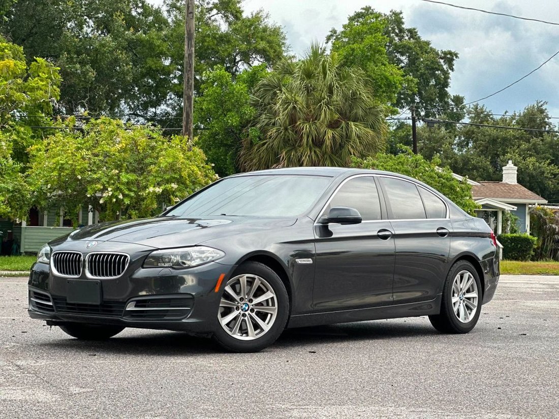 Sedan in Tampa, FL, United States 1 - 17320651