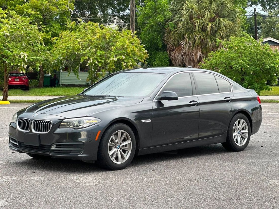 Sedan in Tampa, FL, United States 5 - 17320651