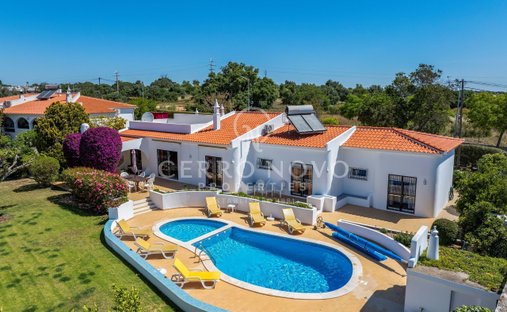 Villa in Alcantarilha, Algarve, Portugal 1