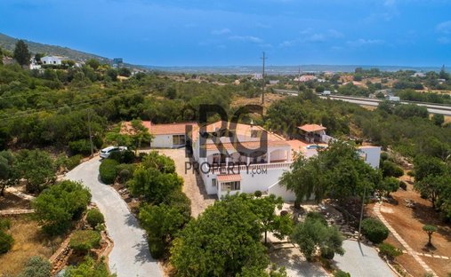 Villa en Santa Bárbara de Nexe, Algarve, Portugal 1