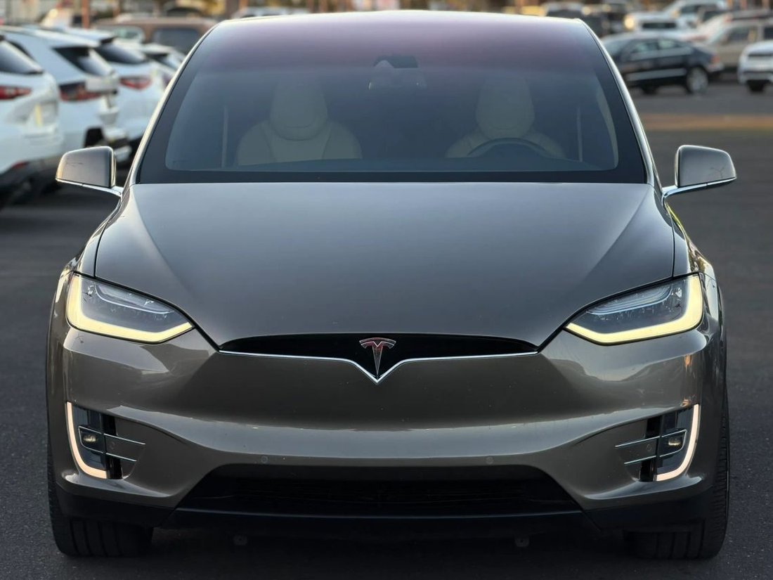Suv in Sacramento, CA, United States 5 - 18317319