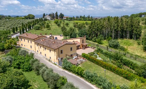 Villa in Two Roads - San Gaggio, Florence, Italy 1