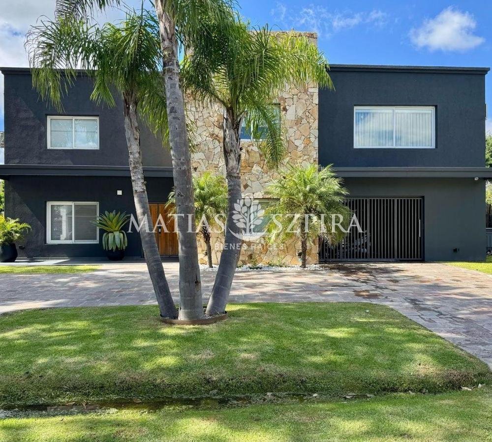 House in Francisco Alvarez, Buenos Aires Province, Argentina 3 - 18317697