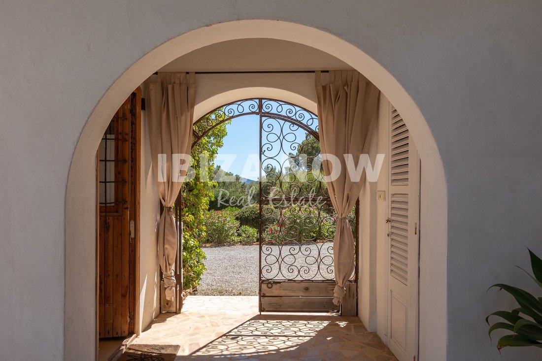Villa in Sant Antoni de Portmany, Balearic Islands, Spain 4 - 18317696