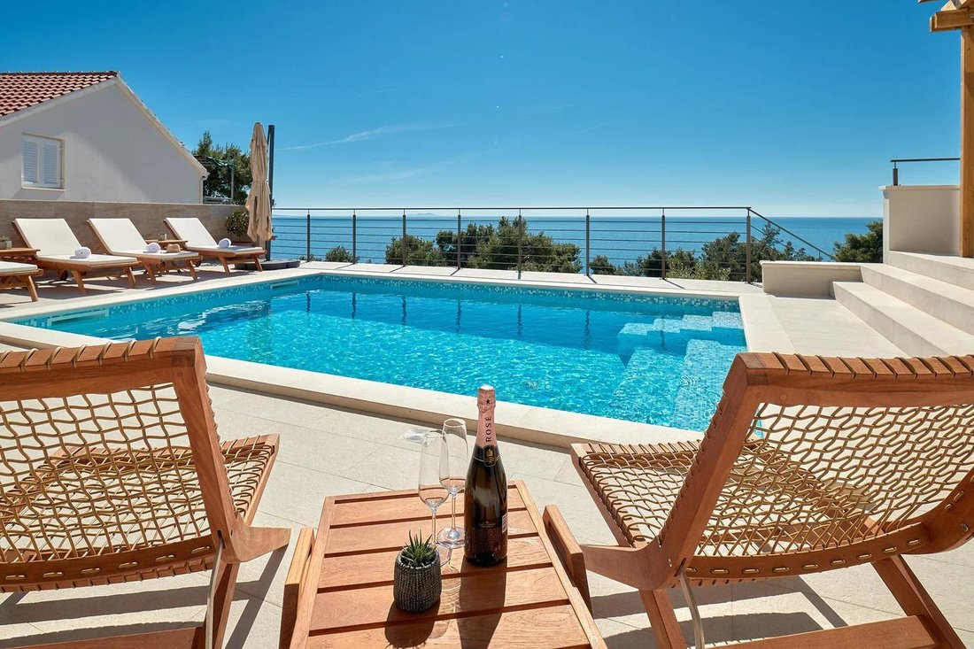 Villa in Velo Grablje, Split-Dalmatia County, Croatia 1 - 15914690