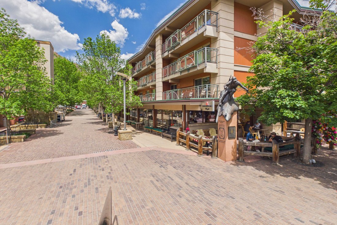 Condo in Aspen, Colorado, United States 4 - 18248827