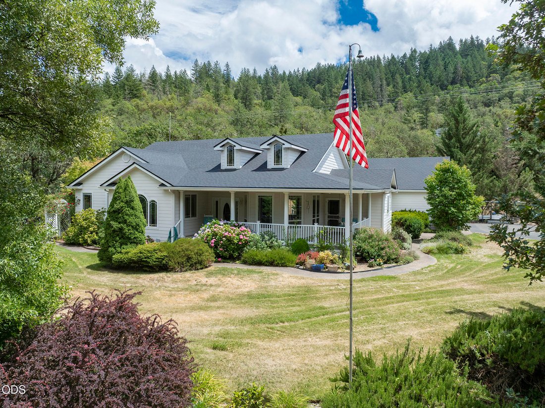House in Grants Pass, Oregon, United States 2 - 18320727