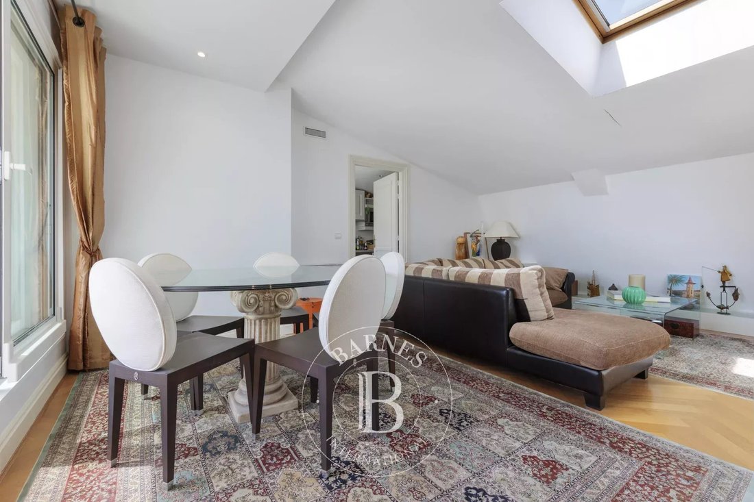 Apartment in Saint Philippe du Roule, Paris 8e Arrondissement, Paris 2 - 18319637