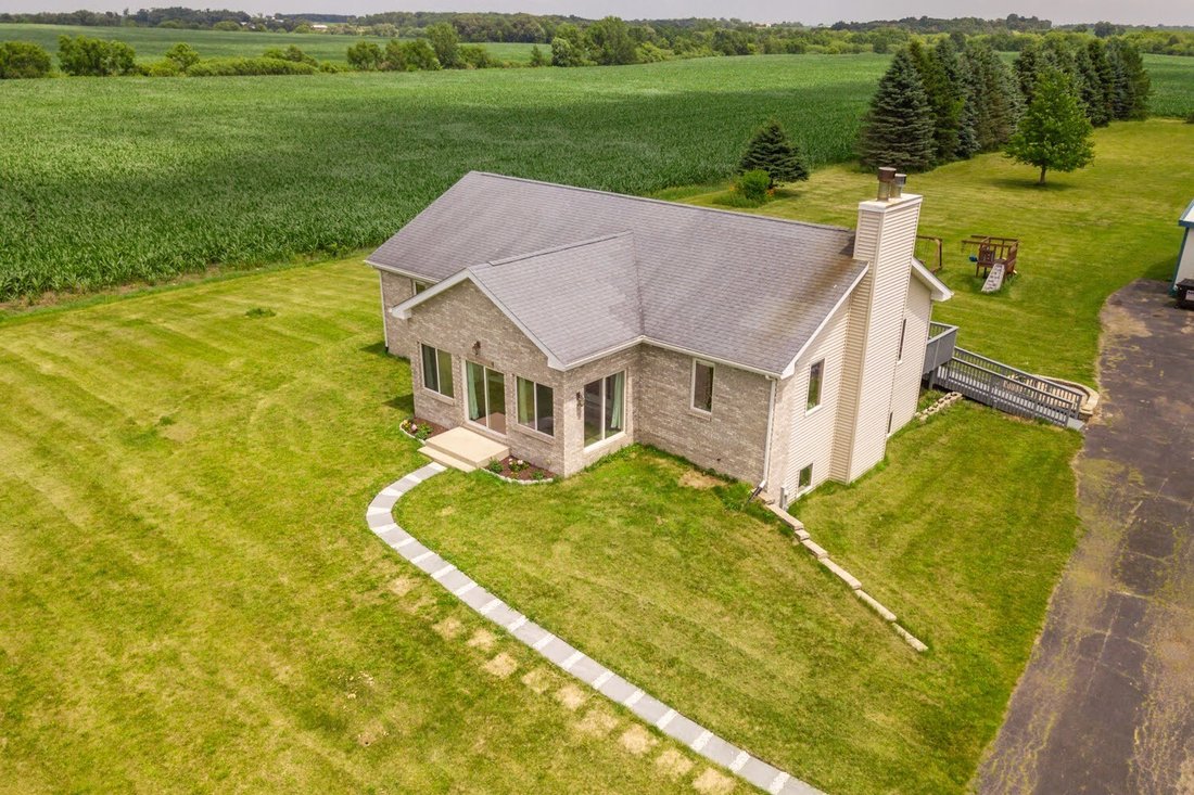House in Capron, Illinois, United States 3 - 18322324