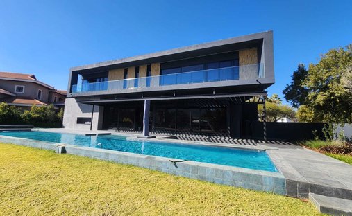 House in Hartbeespoort, North West, South Africa 1